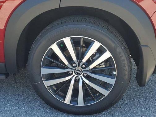 2025 Nissan Pathfinder Platinum FWD