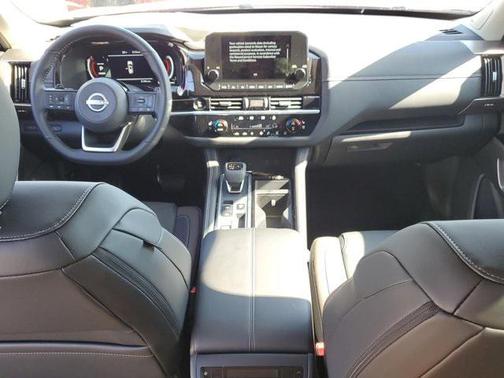 2025 Nissan Pathfinder Platinum FWD