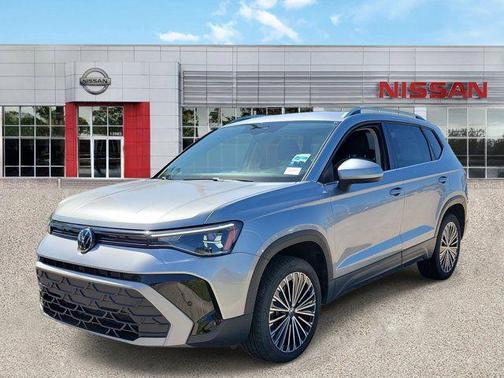 Pyrite Silver Metallic 2025 Volkswagen Taos 1.5T SE