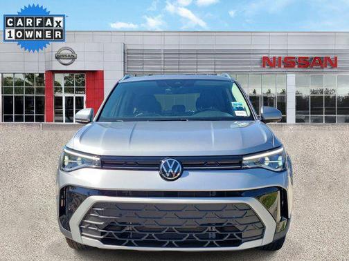 Pyrite Silver Metallic 2025 Volkswagen Taos 1.5T SE