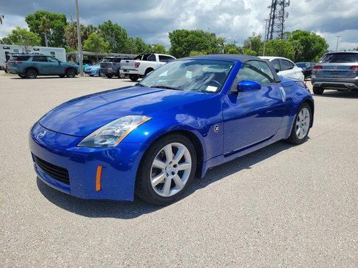 Daytona Blue Clearcoat Metallic 2005 Nissan 350Z Grand Touring
