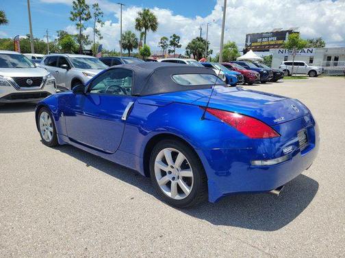 Daytona Blue Clearcoat Metallic 2005 Nissan 350Z Grand Touring