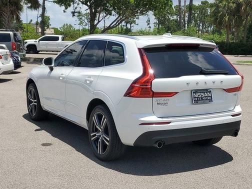 2021 Volvo XC60 T5 Momentum
