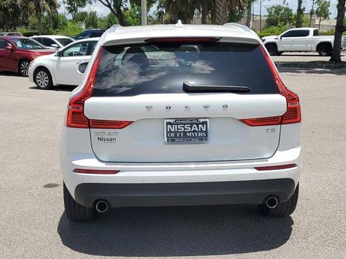 2021 Volvo XC60 T5 Momentum