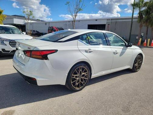 2025 Nissan Altima SR FWD