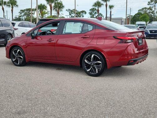 Scarlet Ember Tintcoat 2025 Nissan Versa 1.6 S
