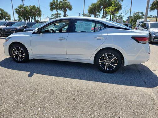 Aspen White Tricoat 2025 Nissan Sentra SV