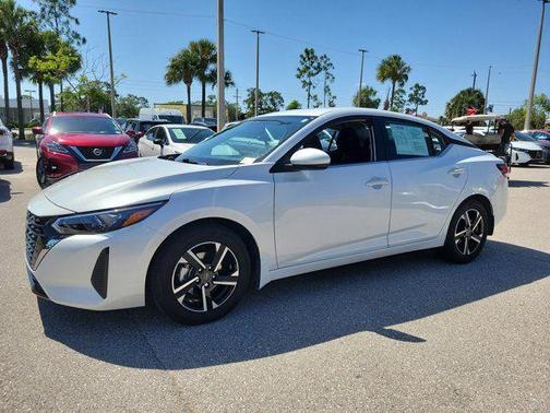 Aspen White Tricoat 2025 Nissan Sentra SV