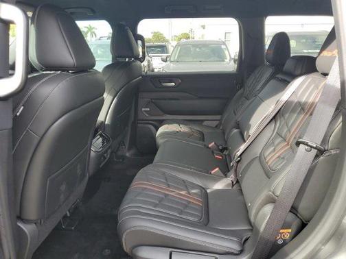 2025 Nissan Armada PRO-4X 4WD