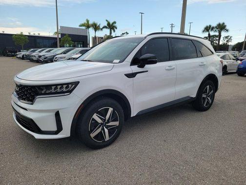 Glacial White Pearl 2023 Kia Sorento S