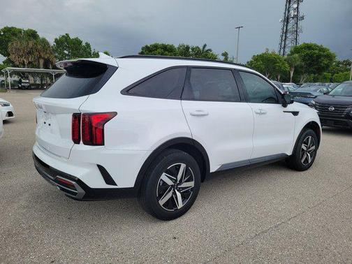 Glacial White Pearl 2023 Kia Sorento S