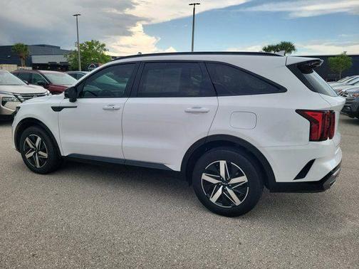 Glacial White Pearl 2023 Kia Sorento S