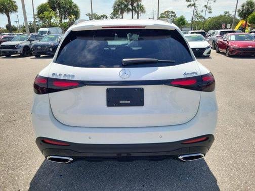 Polar White 2025 Mercedes-Benz GLC 300 4MATIC