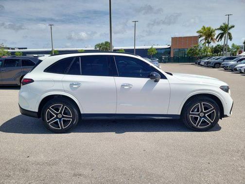 Polar White 2025 Mercedes-Benz GLC 300 4MATIC