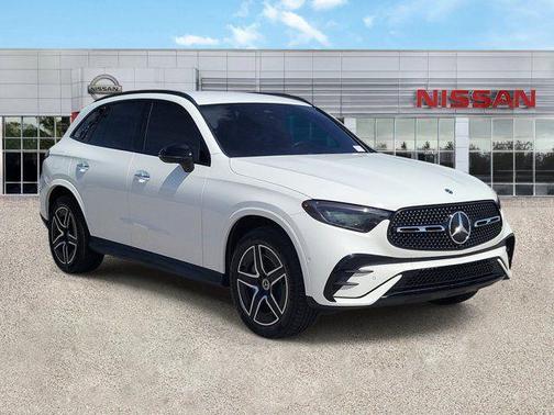 Polar White 2025 Mercedes-Benz GLC 300 4MATIC