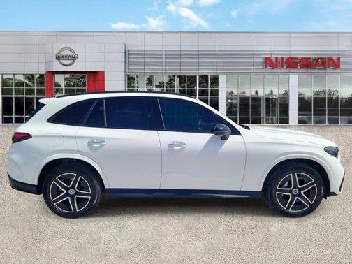 Polar White 2025 Mercedes-Benz GLC 300 4MATIC