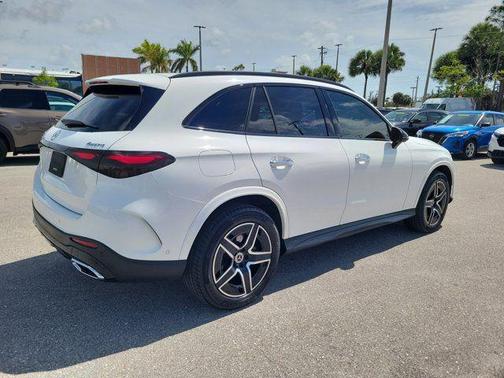 Polar White 2025 Mercedes-Benz GLC 300 4MATIC