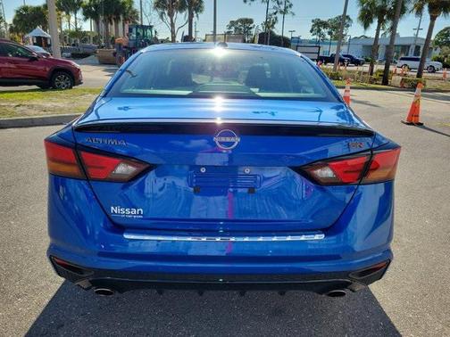 2025 Nissan Altima SR FWD