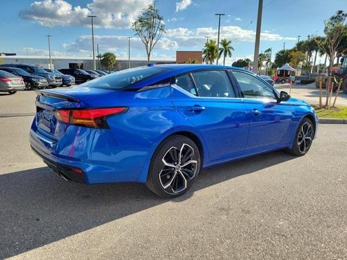 2025 Nissan Altima SR FWD