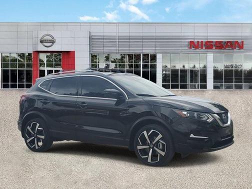 2022 Nissan Rogue Sport SL