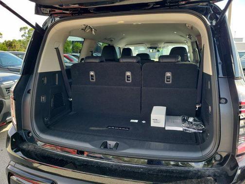 2026 Nissan Armada SV