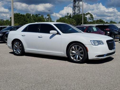 2017 Chrysler 300 Limited