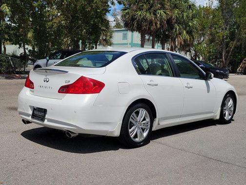 Moonlight White 2013 INFINITI G37 Journey