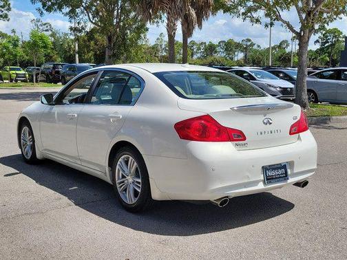 Moonlight White 2013 INFINITI G37 Journey