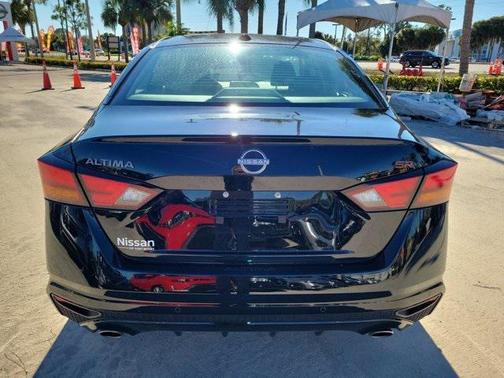 2025 Nissan Altima SR FWD