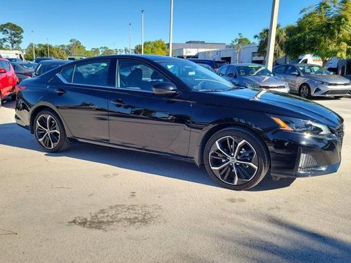 2025 Nissan Altima SR FWD