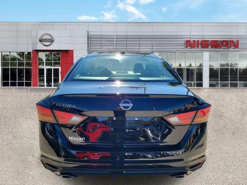 2025 Nissan Altima SR FWD