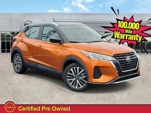 Monarch Orange Metallic/Super Black 2022 Nissan Kicks SV
