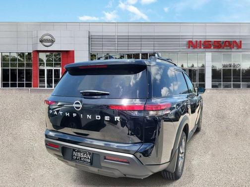 2025 Nissan Pathfinder SV FWD