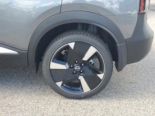 Gun Metallic 2026 Nissan Kicks SR