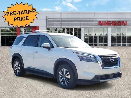 2025 Nissan Pathfinder SL FWD