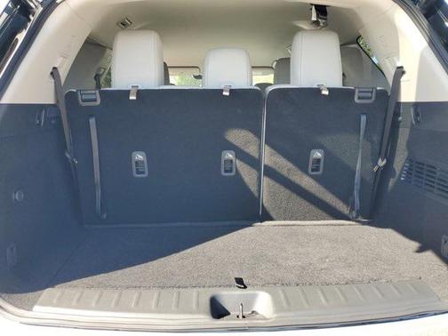 2025 Nissan Pathfinder SL FWD