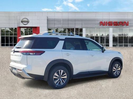 2025 Nissan Pathfinder SL FWD