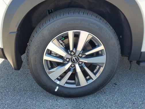 2025 Nissan Pathfinder SL FWD