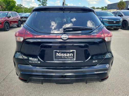 Super Black 2023 Nissan Kicks SR