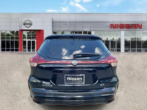 Super Black 2023 Nissan Kicks SR