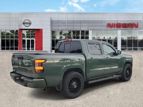 2022 Nissan Frontier SV