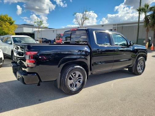 2025 Nissan Frontier SV