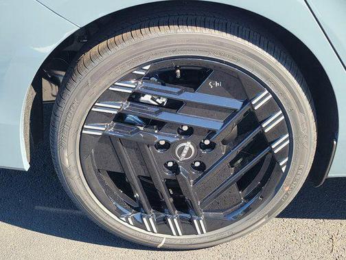 Atlantic Gray Metallic/Super Black 2026 Nissan Sentra SR