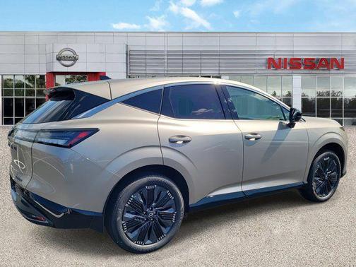 Champagne Silver Metallic 2026 Nissan Murano Platinum