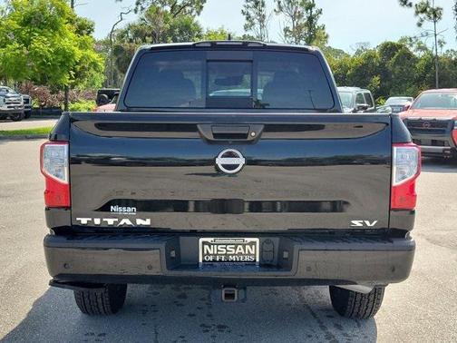 2024 Nissan Titan SV