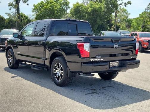 2024 Nissan Titan SV