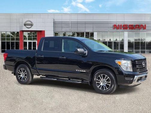 2024 Nissan Titan SV