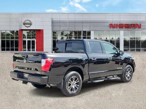 2024 Nissan Titan SV