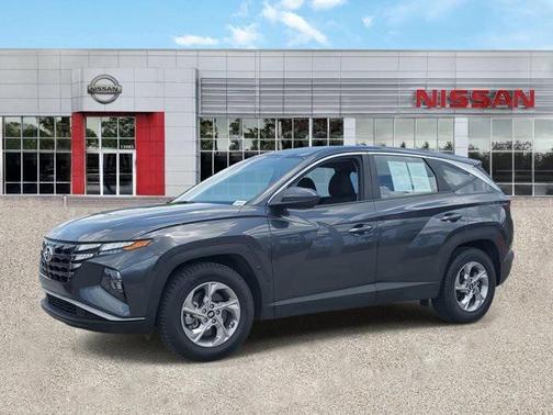 2022 Hyundai TUCSON SE