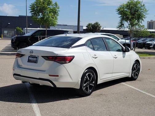 Aspen White Tricoat 2025 Nissan Sentra SV